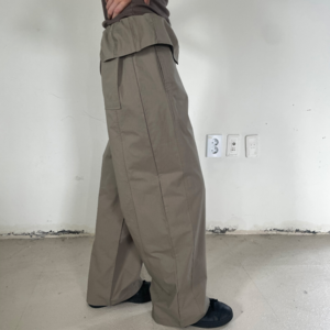 fold trousers (khaki)