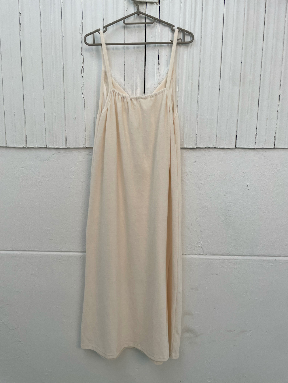 긴 드레스 크림 색상 이미지-S14L17